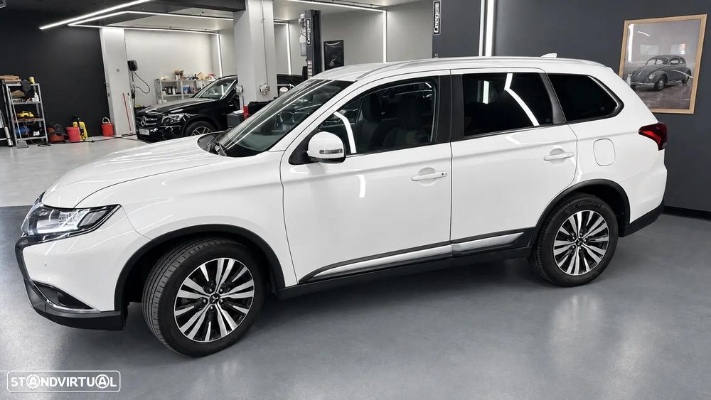 Mitsubishi Outlander 2.0 Kaiteki CVT - 8