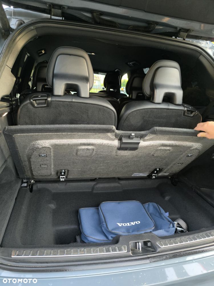 Volvo XC 90 - 8