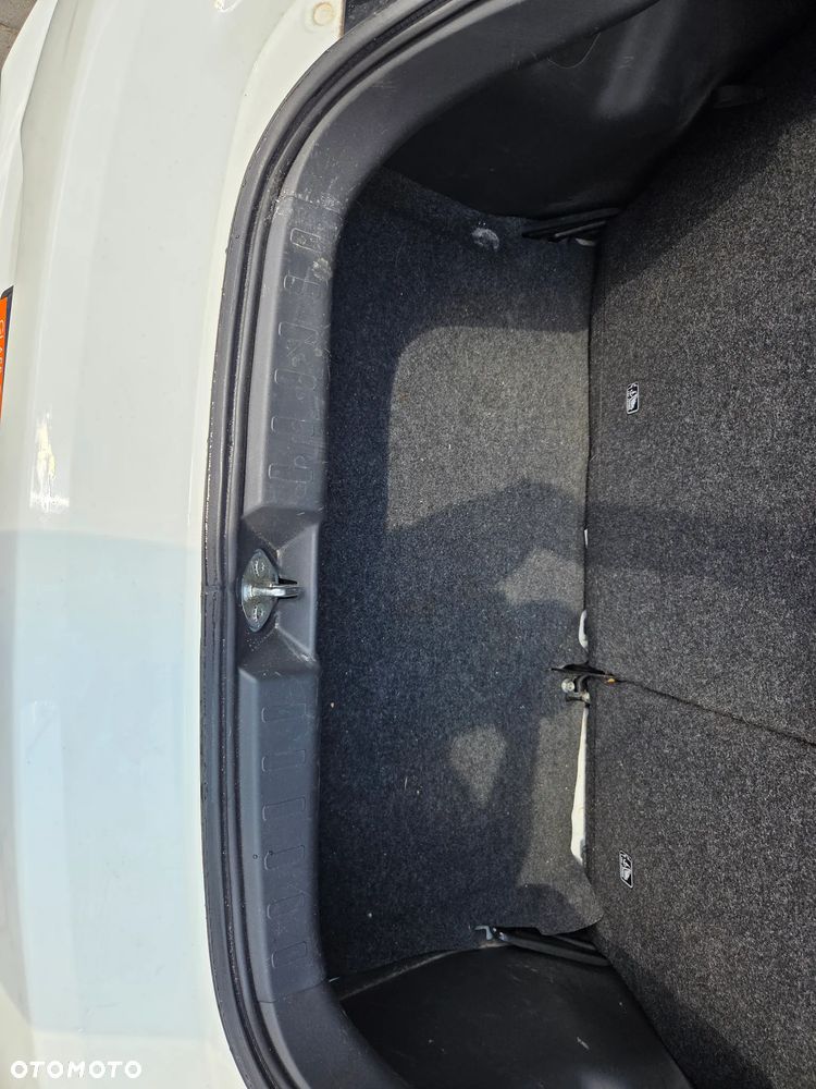 Mitsubishi Space Star 1.0 Entry - 12