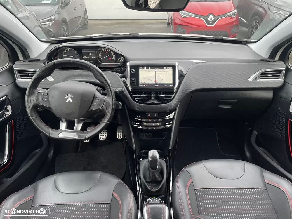 Peugeot 2008 1.2 PureTech GT Line - 11