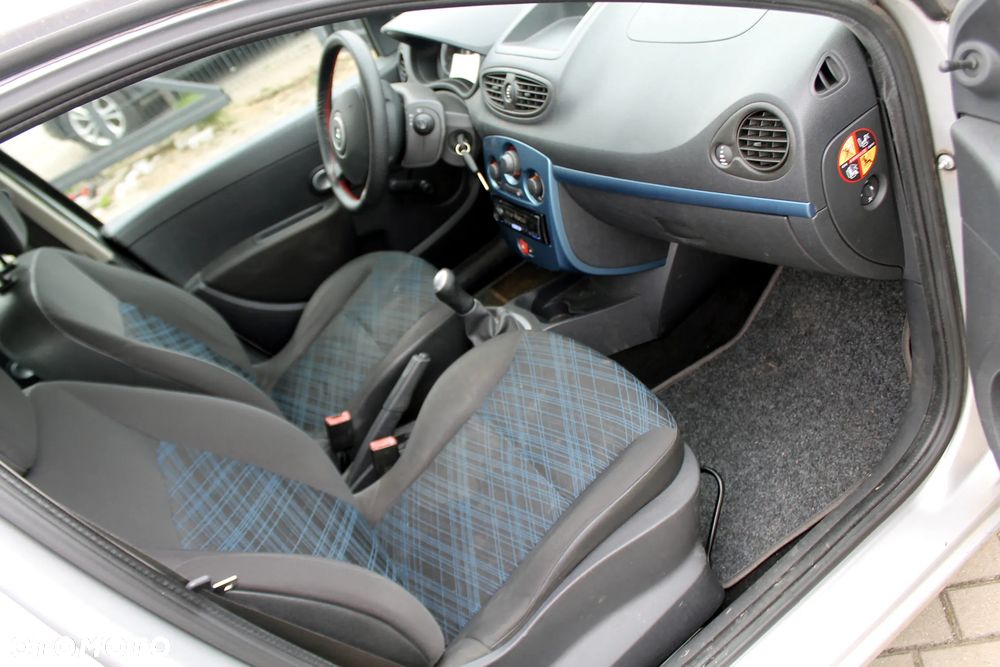 Renault Clio - 11