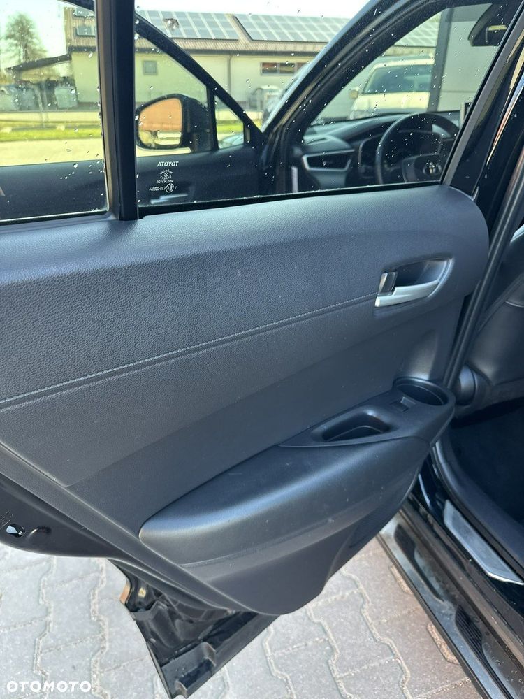 Toyota Corolla Cross - 24