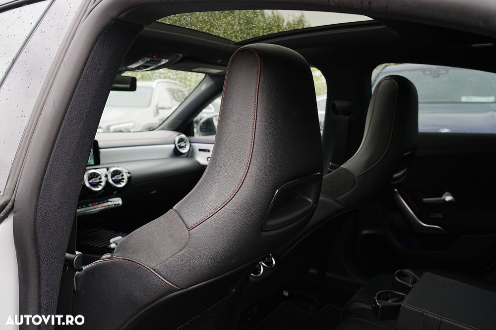 Mercedes-Benz CLA 250 e 8G-DCT AMG Line - 29