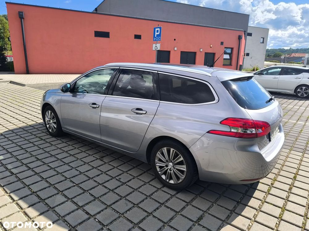 Peugeot 308 - 8