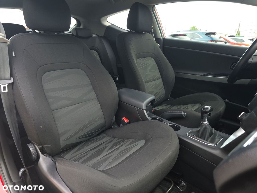 Kia Ceed - 27