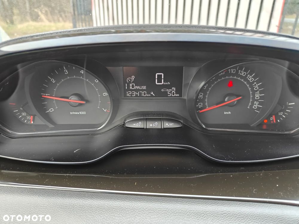 Peugeot 208 68 VTI Access - 14