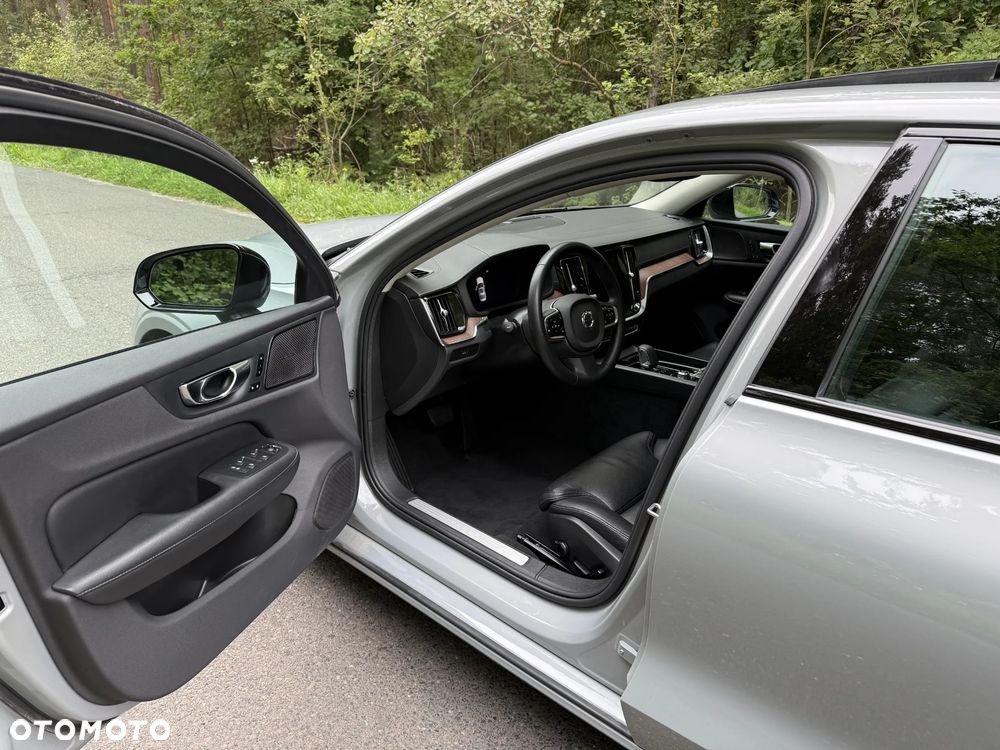 Volvo S60 B5 B AWD Plus Dark - 7