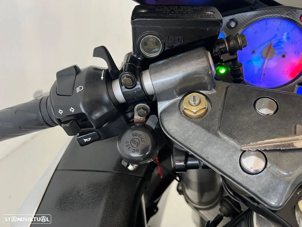 Suzuki Hayabusa GSX-R 1300 - 10
