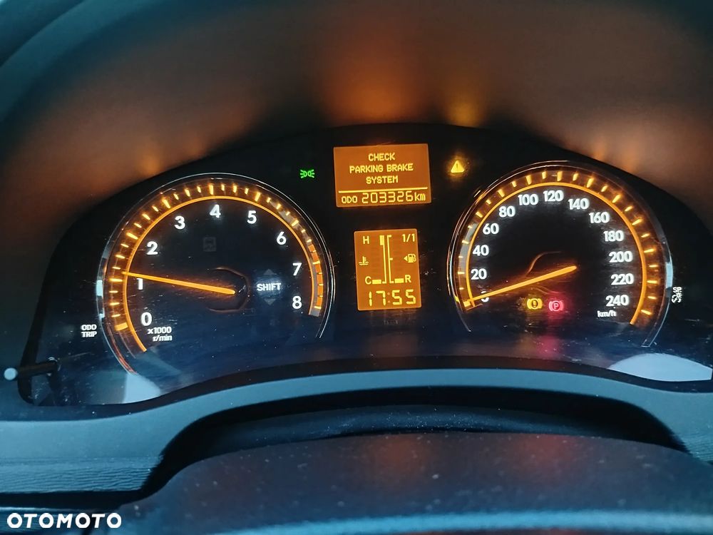 Toyota Avensis 1.8 Comfort - 12