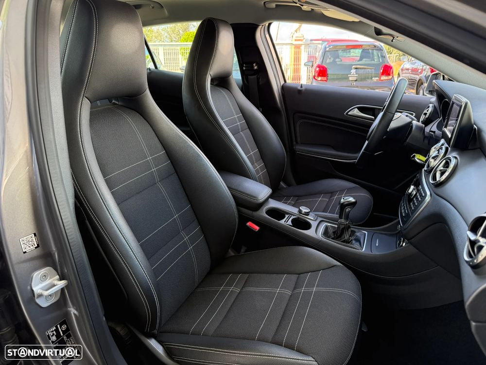 Mercedes-Benz GLA 180 CDI Urban - 28