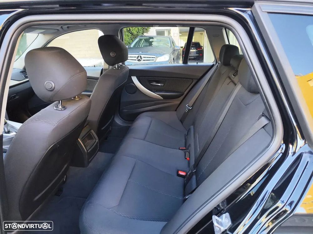 BMW 320 d Auto - 17