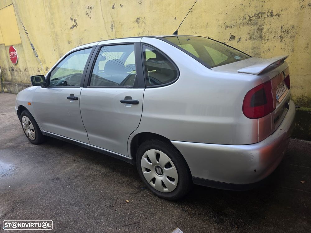 SEAT Cordoba 1.4 Signo - 2