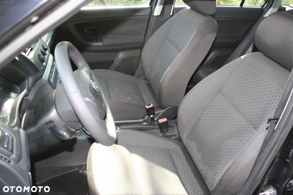 Skoda Fabia 1.2 HTP Elegance - 19