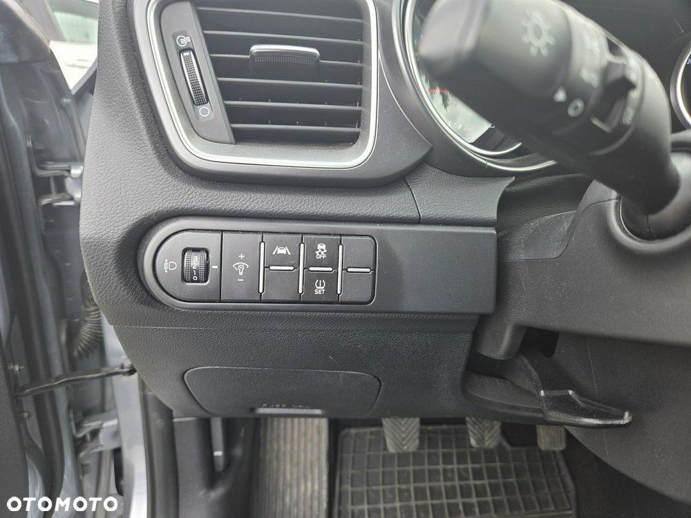 Kia Ceed 1.5 T-GDI M - 26