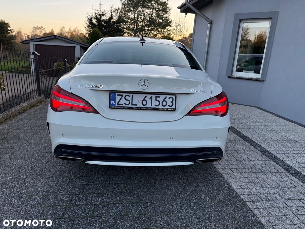 Mercedes-Benz CLA 220 4-Matic AMG Line - 24