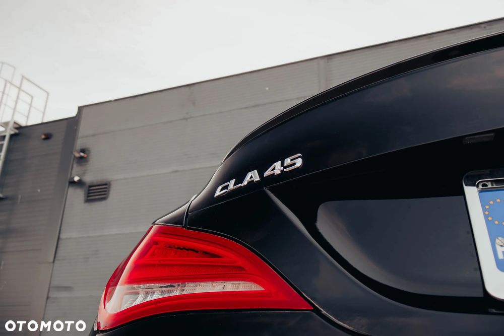 Mercedes-Benz CLA 45 AMG 4Matic 7G-DCT - 14