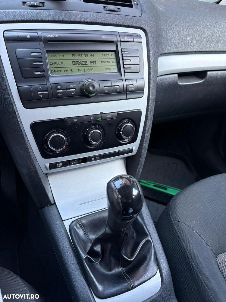 Skoda Octavia 1.6 TDI DPF Ambition - 24