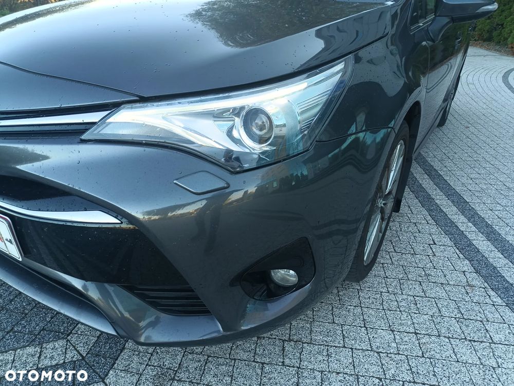 Toyota Avensis 1.8 Sol NAVI - 17