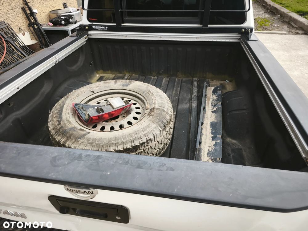Nissan Titan 5.6 V8 SE Crew Cab - 6