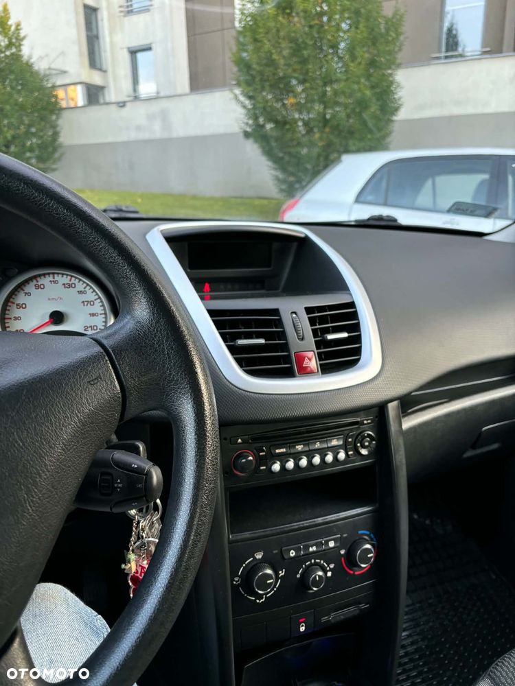 Peugeot 207 - 14