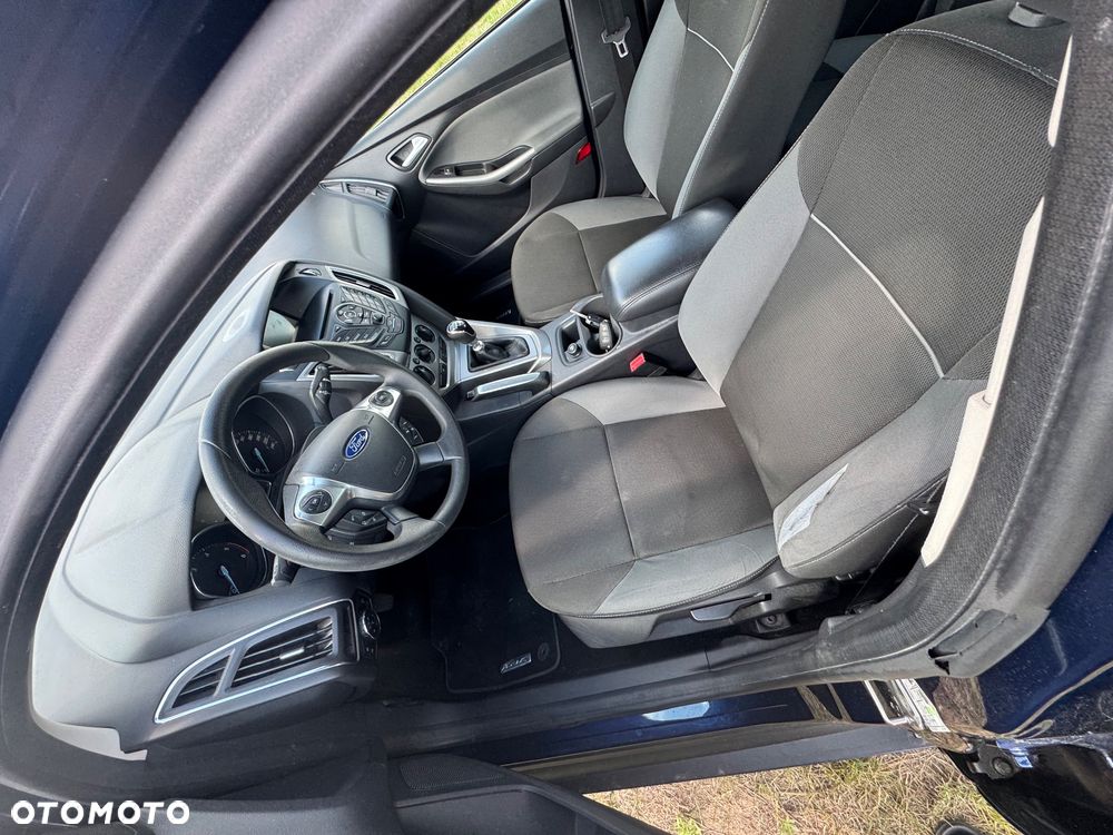 Ford Focus 1.6 TDCi DPF SYNC Edition - 8