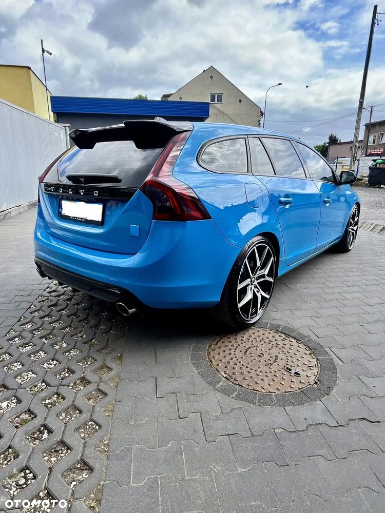 Volvo V60 T6 AWD R-Design - 2