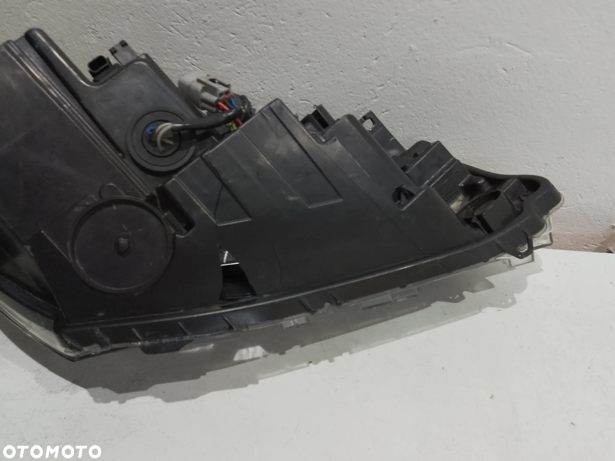 Toyota Yaris III FL 2014–2017 – Reflektor Lewy Przód Halogen EU - 8