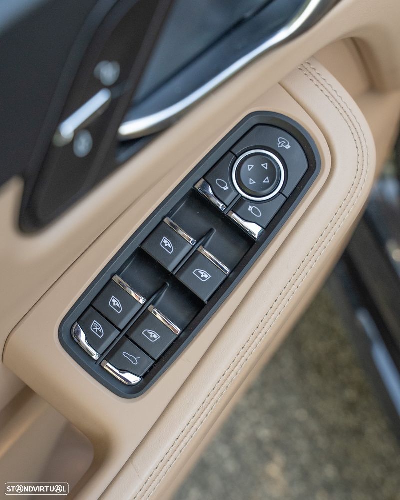 Porsche Macan - 38