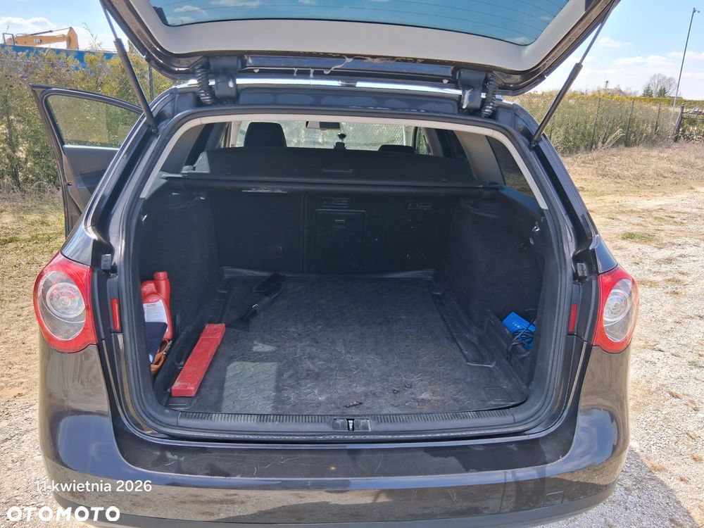 Volkswagen Passat 1.9 TDI Comfortline - 11
