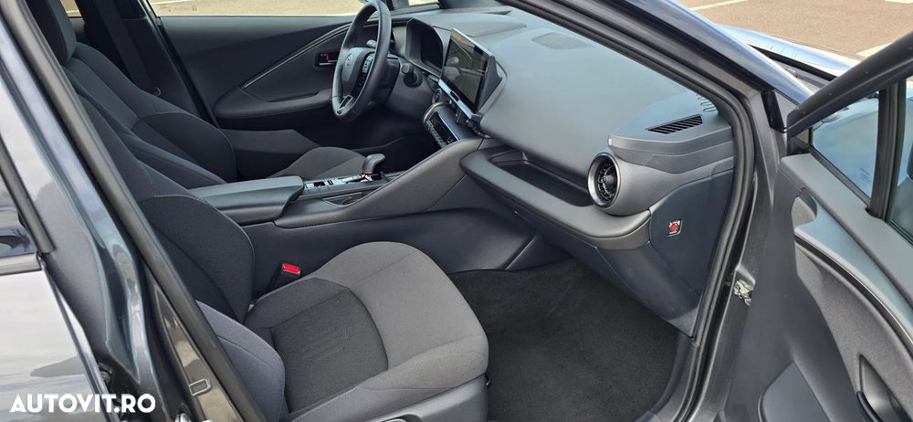 Toyota C-HR 1.8 Hybrid Team Deutschland - 17