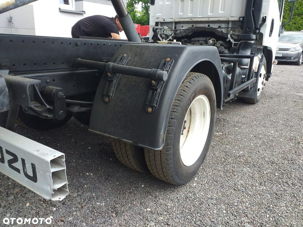 Isuzu N - 9