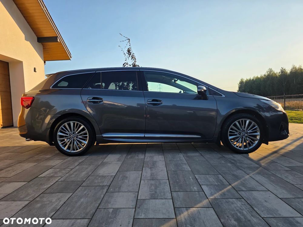 Toyota Avensis - 4