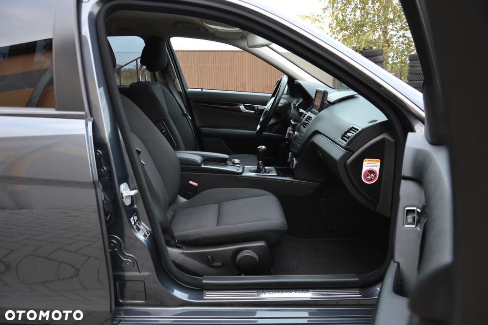 Mercedes-Benz Klasa C 200 CDI BlueEff Elegance - 29