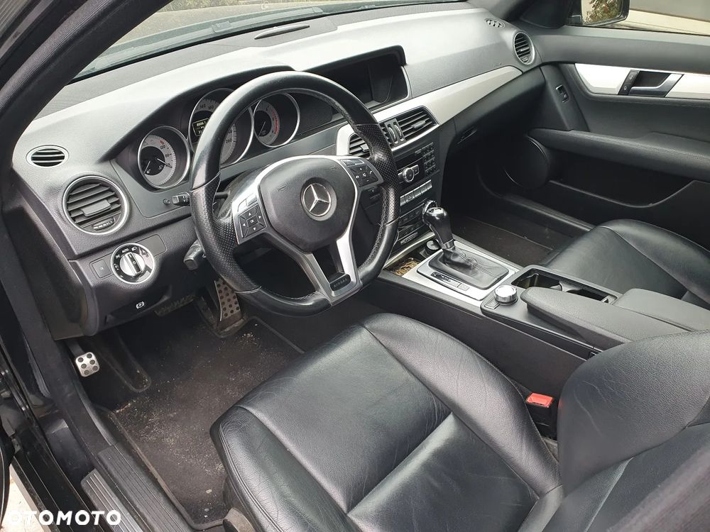 Mercedes-Benz Klasa C 300 CDI BlueEff 4-Matic Avantgarde - 5