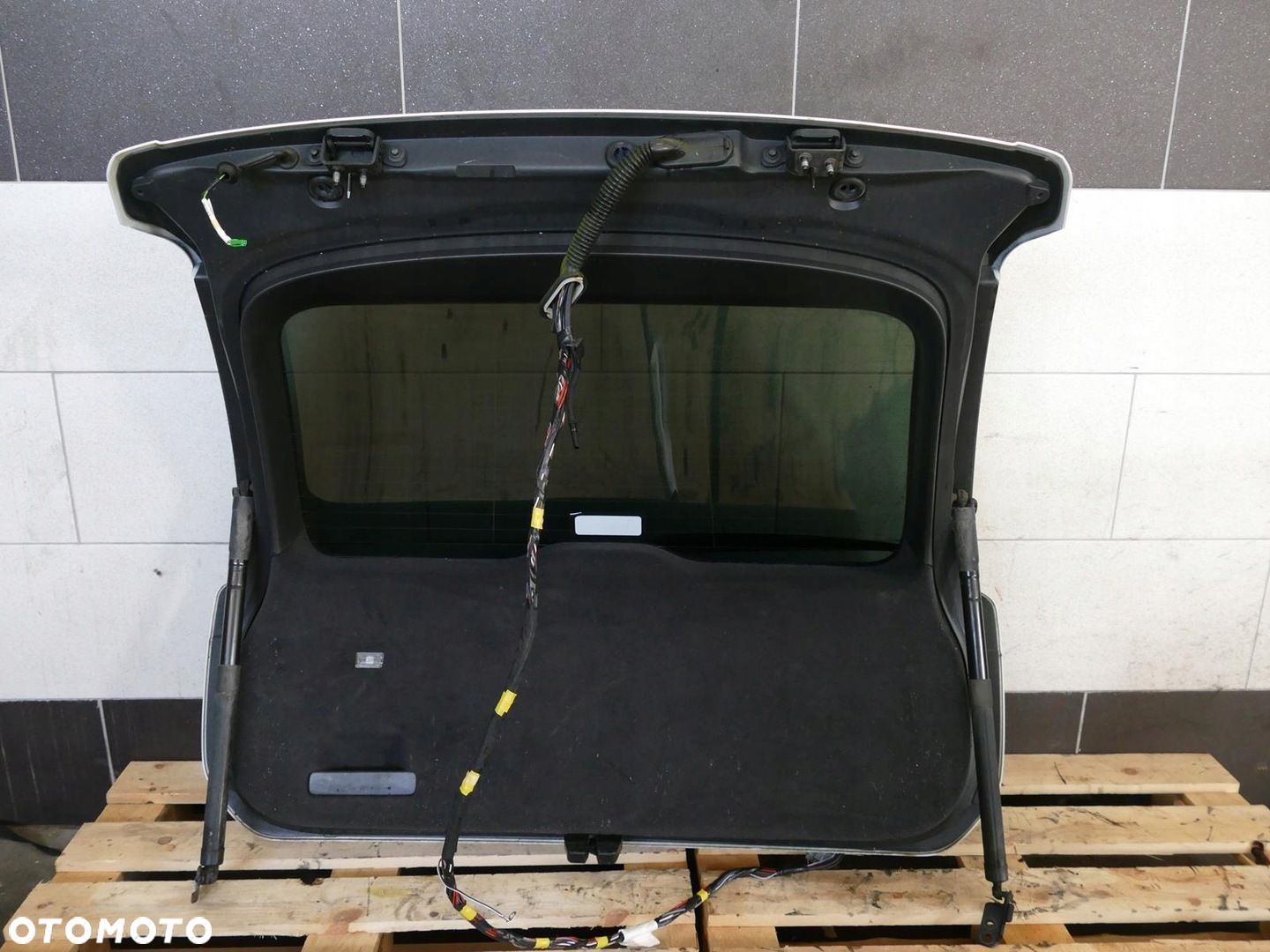 VOLVO XC60 I LIFT R-DESIGN KLAPA BAGAŻNIKA TYŁ 614-46 - 9