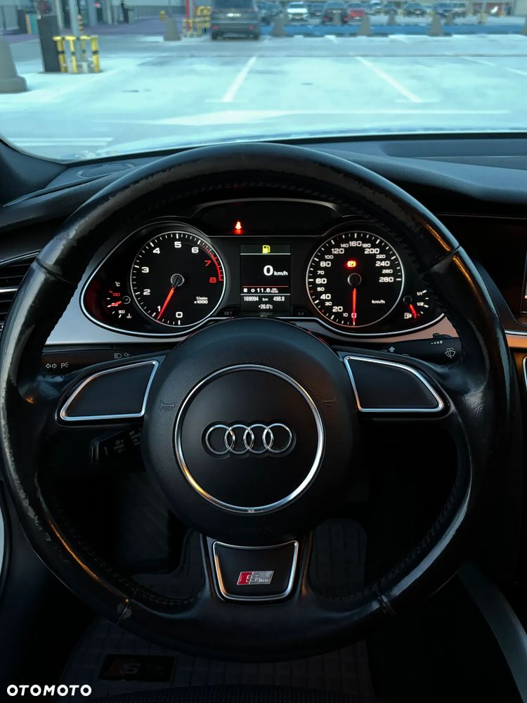 Audi A4 Limousine - 12