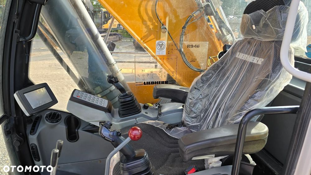 Liebherr R946 - 9