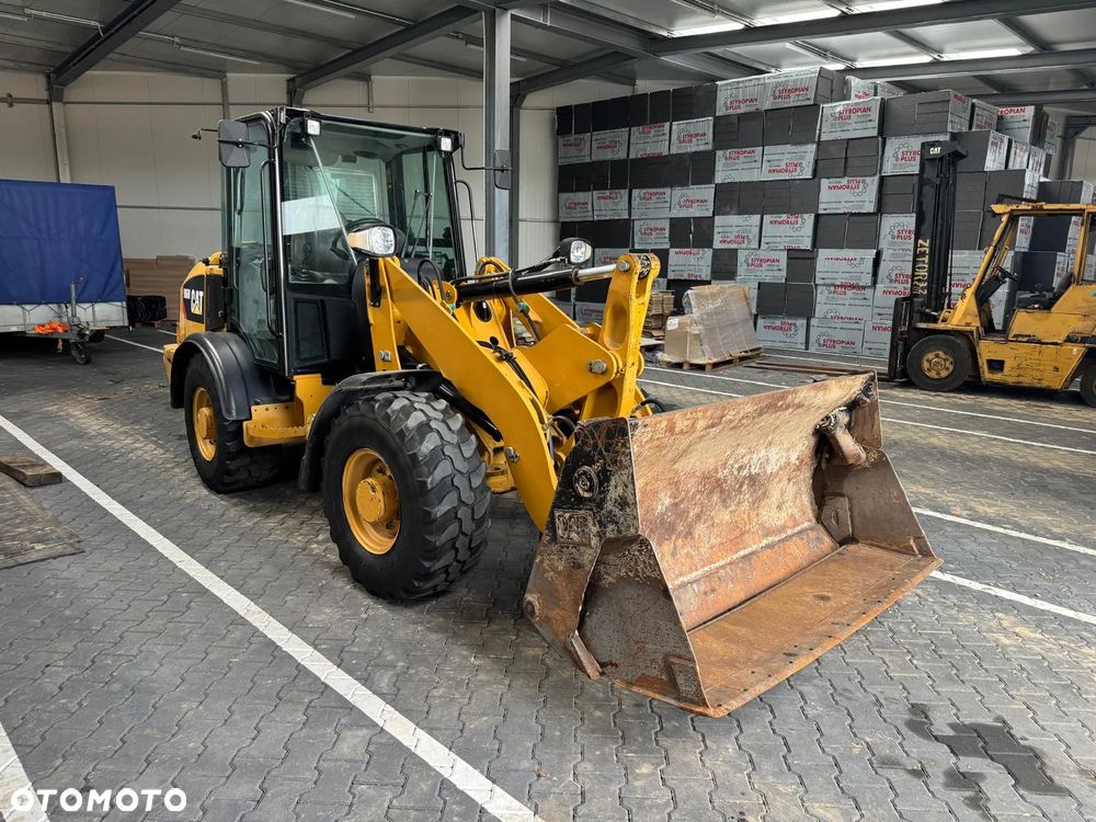 Caterpillar 906M - 1
