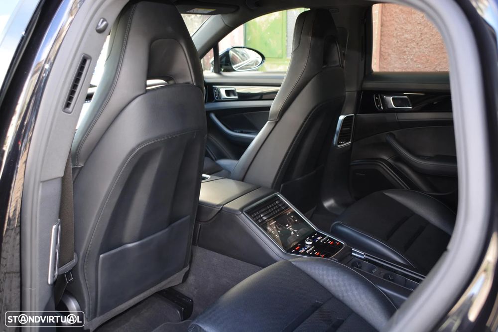 Porsche Panamera 4 S - 41