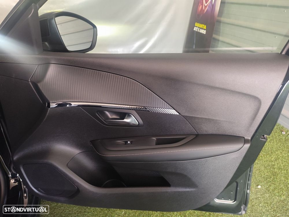 Peugeot 208 - 30