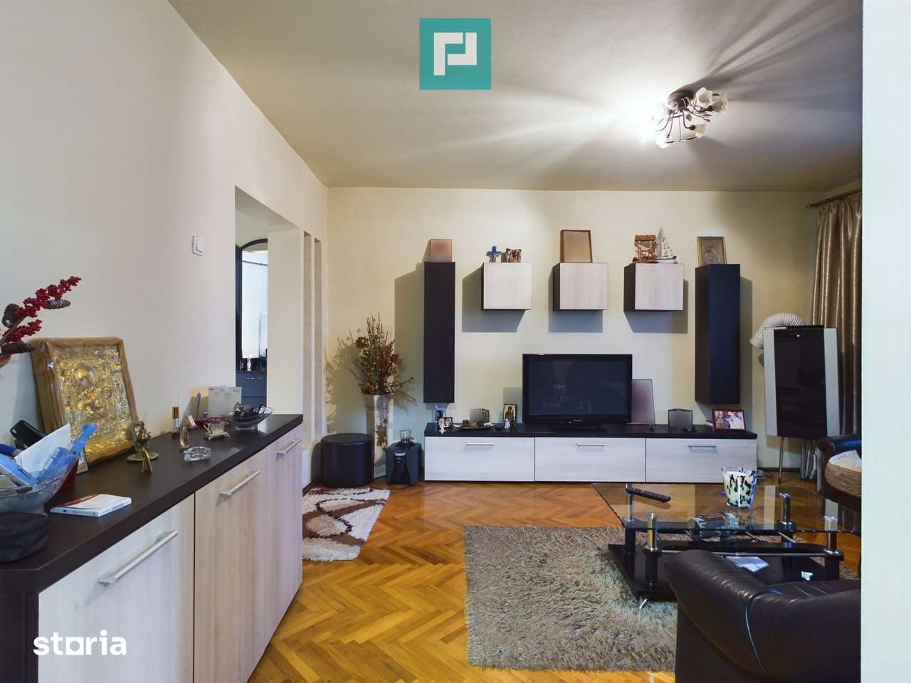 Apartament panoramic cu 4 camere zona 300 — fotografia 1