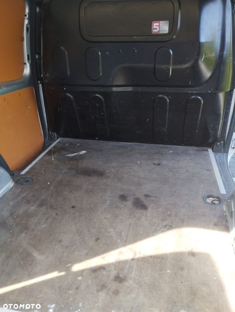 Nissan NV250 - 14