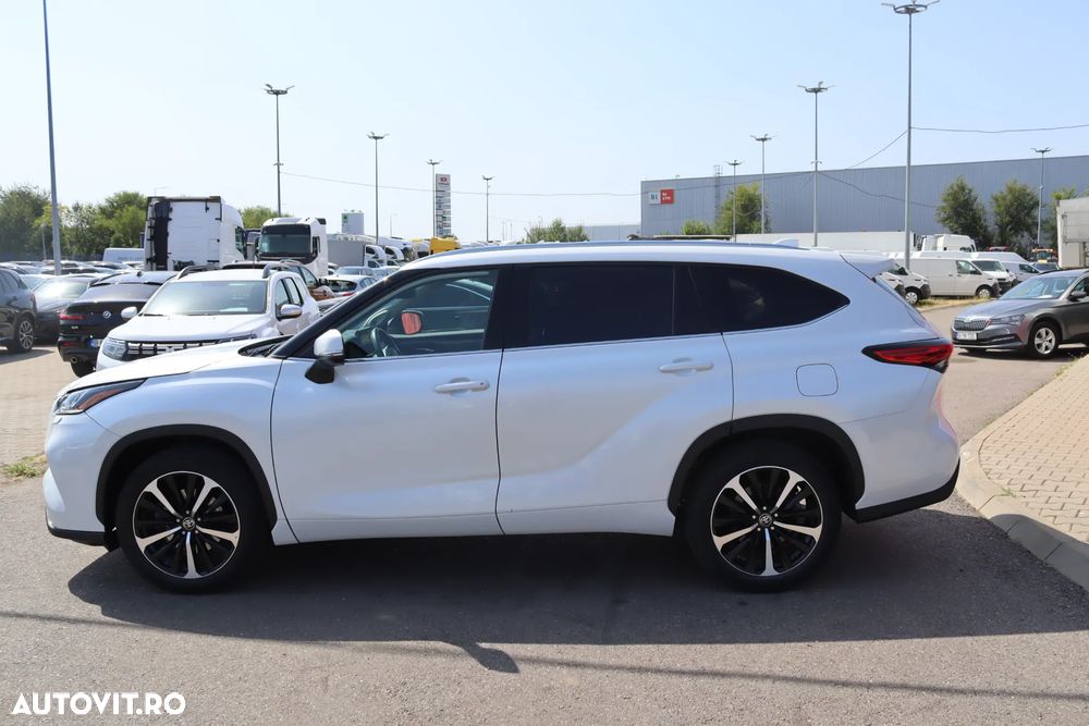 Toyota Highlander 2022 photo 4