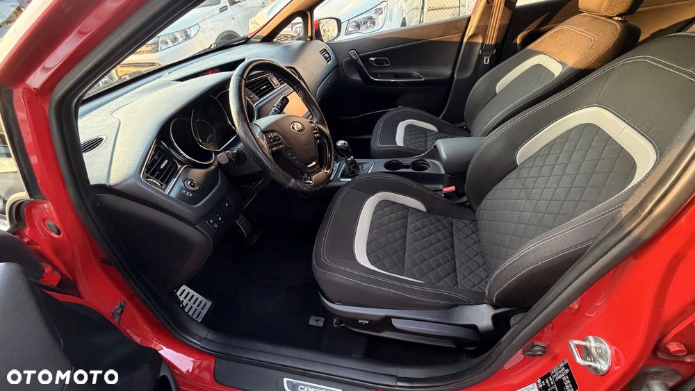 Kia Ceed 1.6 CRDi 136 ISG GT Line - 8