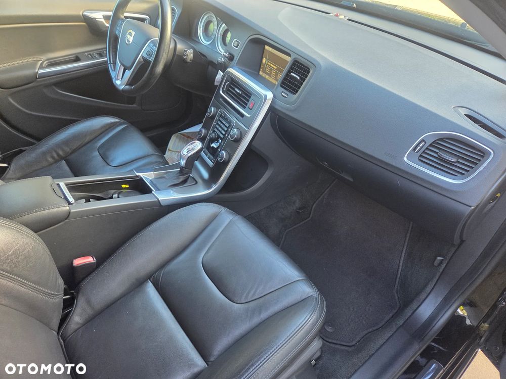 Volvo V60 D4 Geartronic Summum - 12