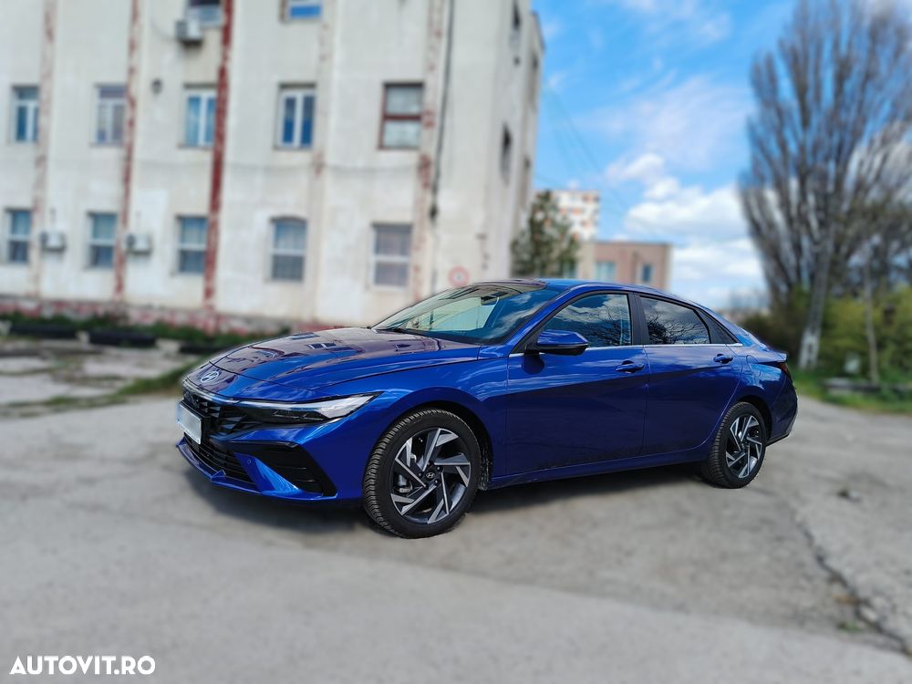 Hyundai Elantra 1.6 l 123 CP CVT Exclusive - 3