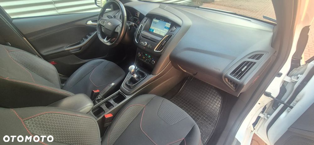 Ford Focus 1.5 EcoBoost ST-Line ASS - 25