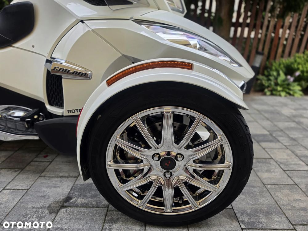 Can-Am Spyder - 4