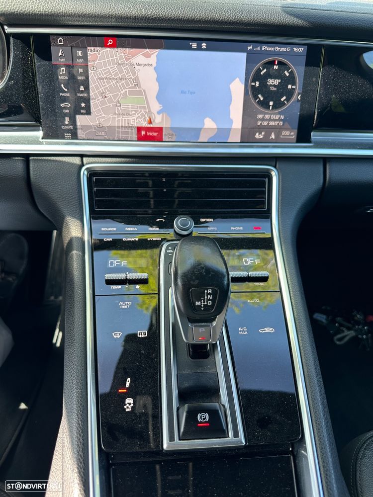 Porsche Panamera Sport Turismo 4 E-Hybrid - 19