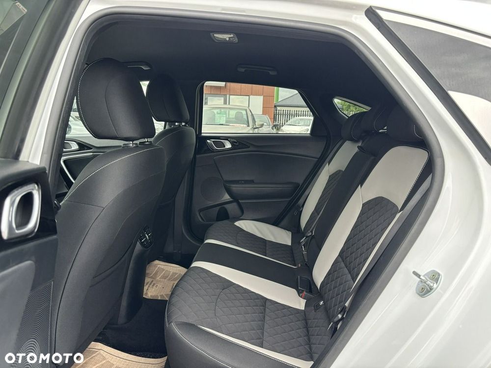 Kia ProCeed 1.4 T-GDI GT Line - 34